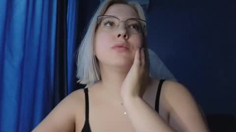 Snapshot of brandy__stars chatting on 09.29.25 Belle online show from 09.29.25