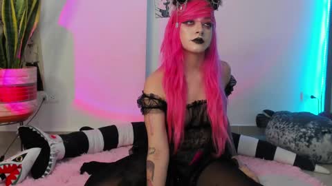 Snapshot of breakdownwaifu chatting on 01.21.25 Rei online show from 01.21.25