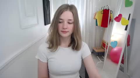Snapshot of bree_sky chatting on 06.19.26 Bree online show from 06.19.26