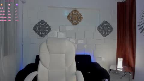 Snapshot of breex_ chatting on 01.10.25 Breex online show from 01.10.25