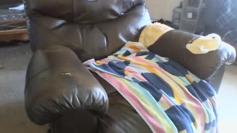 Snapshot of bri20fu chatting on 12.20.24 raining down on me online show from 12.20.24