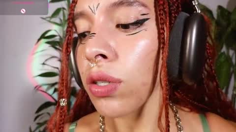 Snapshot of bri_von_dhara_ chatting on 04.02.26 Bri online show from 04.02.26