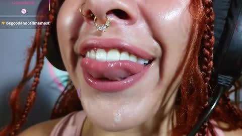 Snapshot of bri_von_dhara_ chatting on 04.11.26 Bri online show from 04.11.26