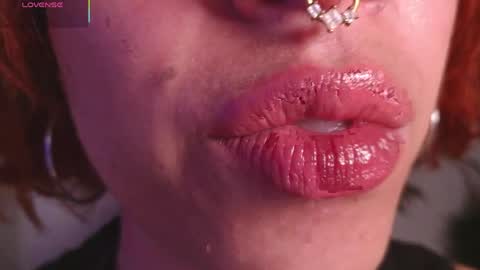 Snapshot of bri_von_dhara_ chatting on 05.12.26 Bri online show from 05.12.26