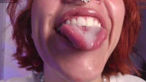 Snapshot of bri_von_dhara_ chatting on 05.25.26 Bri online show from 05.25.26