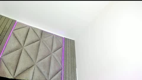 B R I A  online show from 01.23.25