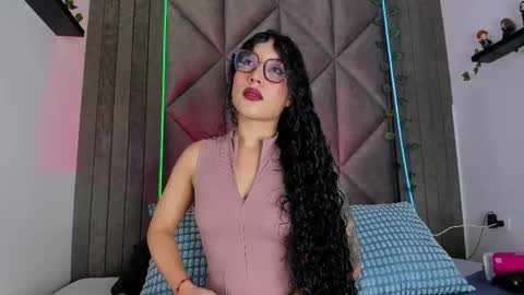 B R I A  online show from 12.18.25