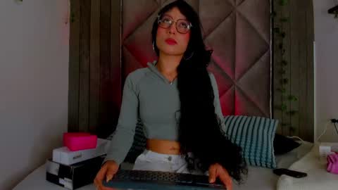 Snapshot of briaconner_ chatting on 07.18.26 B R I A online show from 07.18.26
