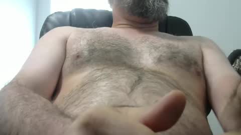 Snapshot of brian871001 chatting on 04.19.26 brian871001 online show from 04.19.26