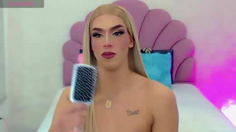 Snapshot of briana_sex32 chatting on 02.18.25 BRIANA online show from 02.18.25