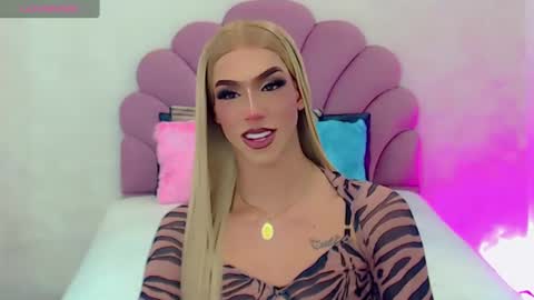 Snapshot of briana_sex32 chatting on 02.18.25 BRIANA online show from 02.18.25