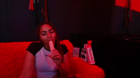 Snapshot of brianna_pratt chatting on 05.25.26 Bri online show from 05.25.26