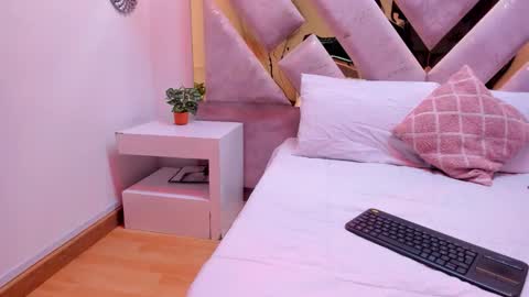 Snapshot of briannahill_ chatting on 11.30.25 Brianna online show from 11.30.25