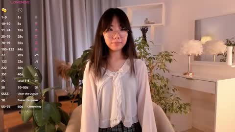 Snapshot of bridgetbottrell chatting on 10.09.25 Hanna online show from 10.09.25