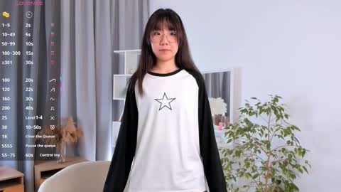 Snapshot of bridgetbottrell chatting on 11.18.25 Hanna online show from 11.18.25