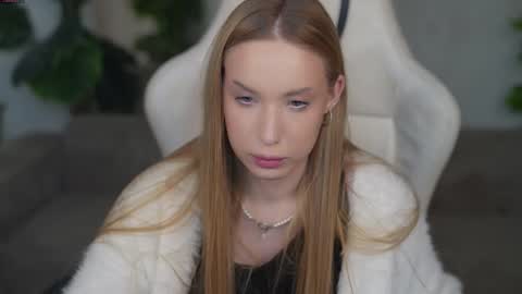 Diamonds Girls online show from 09.28.25