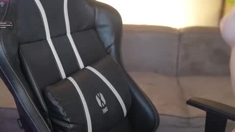 Diamonds Girls online show from 02.19.26