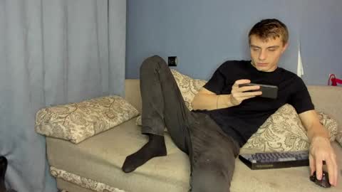 Snapshot of bristlebback chatting on 04.19.26 bristlebback online show from 04.19.26
