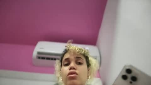 Snapshot of brithneysquirt chatting on 11.13.25 brithneysquirt online show from 11.13.25