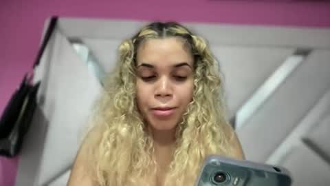 Snapshot of brithneysquirt chatting on 11.28.25 brithneysquirt online show from 11.28.25