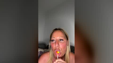 britishcumslut_10 online show from 04.20.26