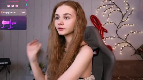 Snapshot of britney_lynch chatting on 01.28.25 Britney online show from 01.28.25