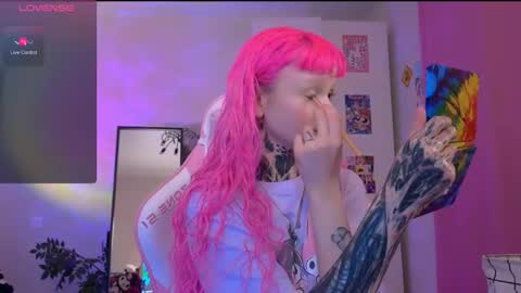 Snapshot of britney_lynch chatting on 10.11.25 Britney online show from 10.11.25