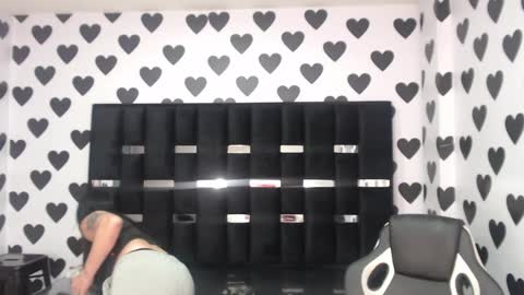 Snapshot of britney_sub chatting on 01.08.25 Britney online show from 01.08.25