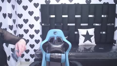 Snapshot of britney_sub chatting on 03.05.25 Britney online show from 03.05.25