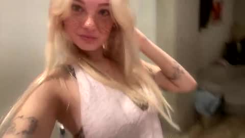 Snapshot of britneycherry08 chatting on 05.31.26 britneycherry08 online show from 05.31.26