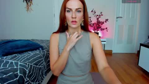 Snapshot of britneyhall chatting on 02.13.25 britneyhall online show from 02.13.25