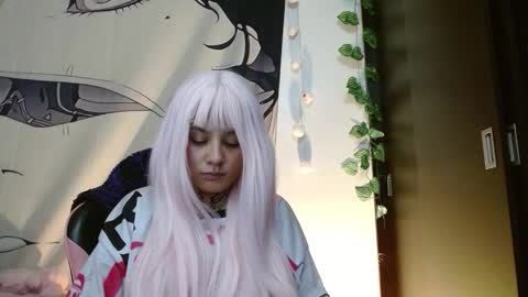 maru miaw   Please help me to reach 100 thumbs up online show from 12.20.25