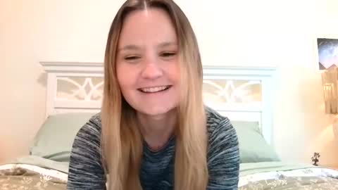 Snapshot of brittbratt24 chatting on 06.29.26 Britt online show from 06.29.26
