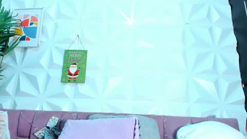 Snapshot of briyit_doll chatting on 12.13.24 BRIYIT online show from 12.13.24