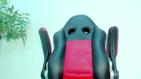 Snapshot of briyit_doll chatting on 12.28.24 BRIYIT online show from 12.28.24