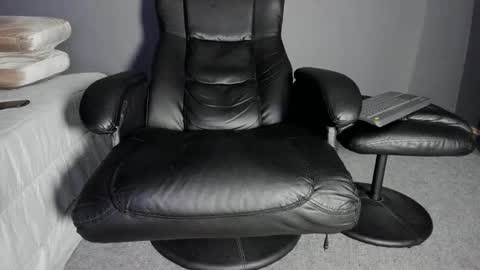 Snapshot of brockhurn_ chatting on 04.28.26 brockhurn_ online show from 04.28.26