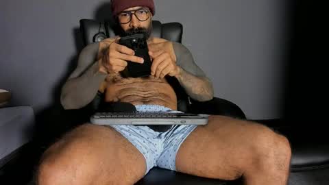 Snapshot of brockhurn_ chatting on 05.20.26 brockhurn_ online show from 05.20.26
