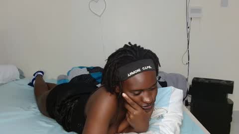 Snapshot of broken_haloo chatting on 03.10.26 broken_haloo online show from 03.10.26