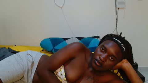 Snapshot of broken_haloo chatting on 03.25.26 broken_haloo online show from 03.25.26