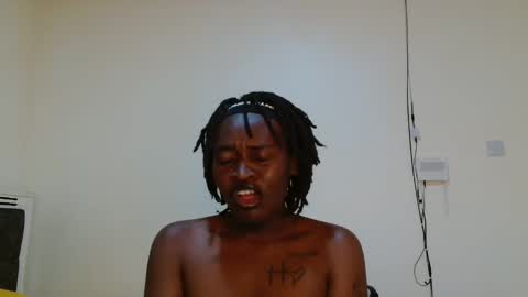 Snapshot of broken_haloo chatting on 03.30.26 broken_haloo online show from 03.30.26