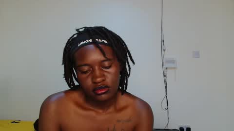 Snapshot of broken_haloo chatting on 04.03.26 broken_haloo online show from 04.03.26