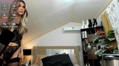 Snapshot of brooke_lynnhyts chatting on 09.24.25 Brooke Shimmers IG online show from 09.24.25