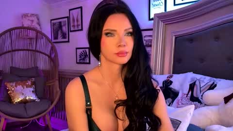 Snapshot of brookeember chatting on 01.10.26 Ember online show from 01.10.26