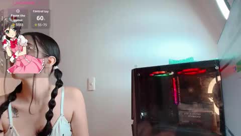 Snapshot of brooklove_doll chatting on 11.10.25 Brook Loves online show from 11.10.25