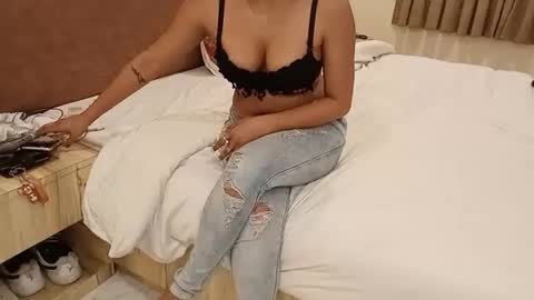 Chocolate couple online show from 03.28.26