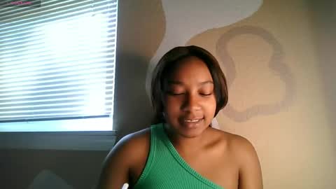 Snapshot of brownsugarcutie3 chatting on 04.23.26 Brownsuagrcutie online show from 04.23.26