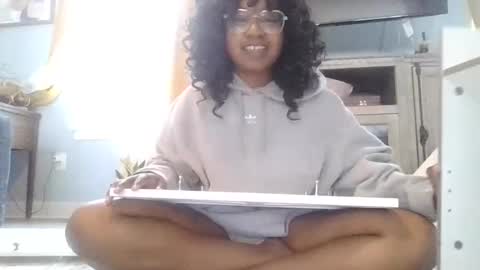Snapshot of brownsugarcutie3 chatting on 05.21.26 Brownsuagrcutie online show from 05.21.26