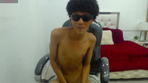 Snapshot of bruce_twink chatting on 02.19.25 B R U C E T W I N K online show from 02.19.25