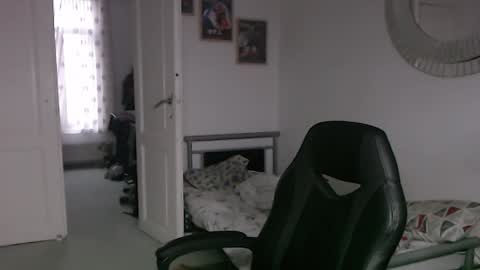 Snapshot of brucemf chatting on 02.07.25 Bruce online show from 02.07.25