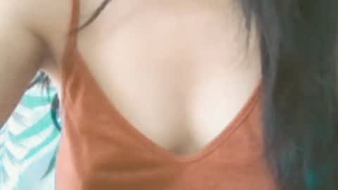 Snapshot of brunela chatting on 06.19.26 brunela online show from 06.19.26